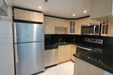 Снять в аренду квартиру в Дорал, Флорида 2 спальни, 96.25м2, № 1988151 - фото 10