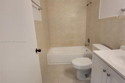 Снять в аренду квартиру в Дорал, Флорида 2 спальни, 96.25м2, № 1988151 - фото 20