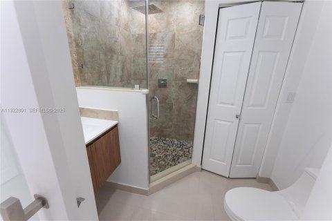 Villa ou maison à louer à Hialeah, Floride: 3 chambres, 138.61 m2 № 1976712 - photo 15