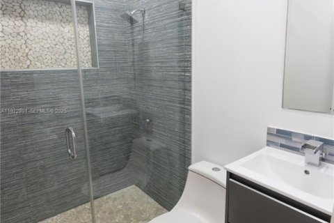 Villa ou maison à louer à Hialeah, Floride: 3 chambres, 138.61 m2 № 1976712 - photo 16