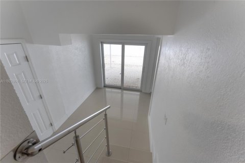 Villa ou maison à louer à Hialeah, Floride: 3 chambres, 138.61 m2 № 1976712 - photo 12