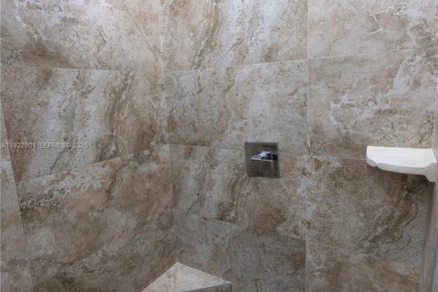 Villa ou maison à louer à Hialeah, Floride: 3 chambres, 138.61 m2 № 1976712 - photo 14