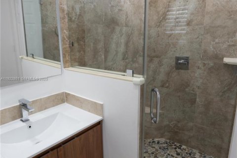 Villa ou maison à louer à Hialeah, Floride: 3 chambres, 138.61 m2 № 1976712 - photo 20