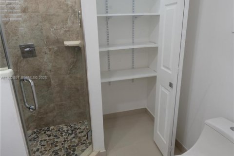 Villa ou maison à louer à Hialeah, Floride: 3 chambres, 138.61 m2 № 1976712 - photo 22