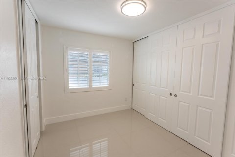 Villa ou maison à louer à Hialeah, Floride: 3 chambres, 138.61 m2 № 1976712 - photo 18