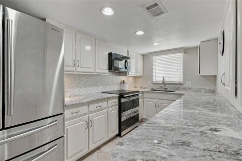 Copropriété à vendre à Crystal River, Floride: 2 chambres, 121.79 m2 № 2296435 - photo 5