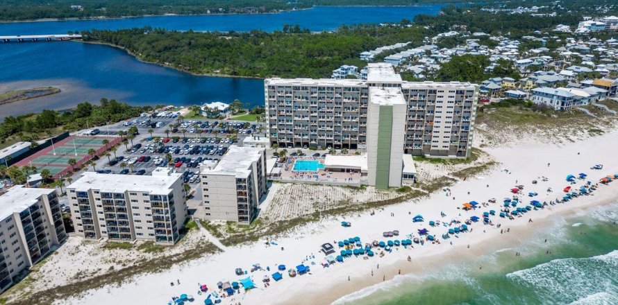 Condominio en Panama City Beach, Florida, 2 dormitorios № 590229