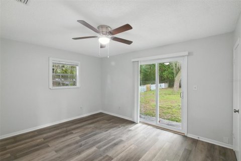 House in Apopka, Florida 3 bedrooms, 125.6 sq.m. № 1911236 - photo 15