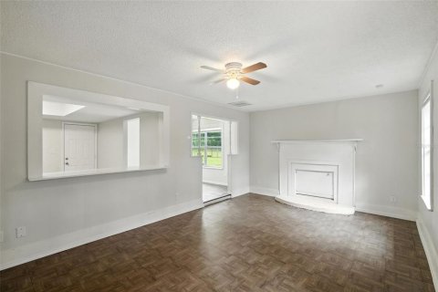 House in Apopka, Florida 3 bedrooms, 125.6 sq.m. № 1911236 - photo 9