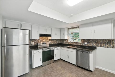 Casa en venta en Apopka, Florida, 3 dormitorios, 125.6 m2 № 1911236 - foto 5