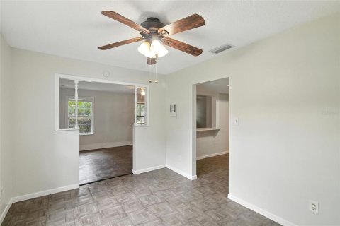 House in Apopka, Florida 3 bedrooms, 125.6 sq.m. № 1911236 - photo 13