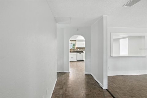 House in Apopka, Florida 3 bedrooms, 125.6 sq.m. № 1911236 - photo 18