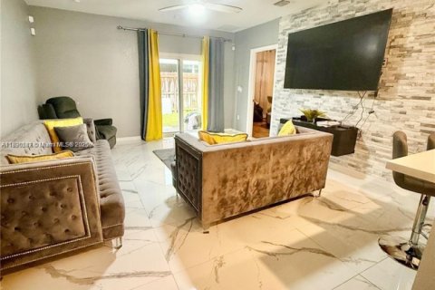 Купить виллу или дом в Флорида-Сити, Флорида 3 спальни, 139.73м2, № 1950640 - фото 7