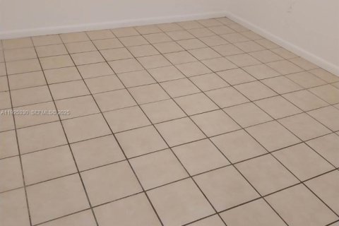 Снять в аренду квартиру в Пальметто-Бей, Флорида 2 спальни, 61.69м2, № 1983995 - фото 7