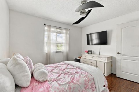 House in Lutz, Florida 4 bedrooms, 272.2 sq.m. № 2425956 - photo 30