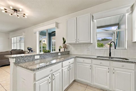 House in Lutz, Florida 4 bedrooms, 272.2 sq.m. № 2425956 - photo 16