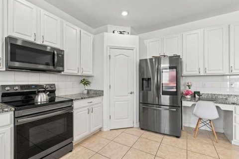 House in Lutz, Florida 4 bedrooms, 272.2 sq.m. № 2425956 - photo 14