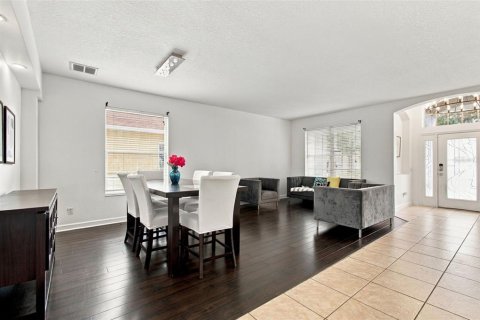 House in Lutz, Florida 4 bedrooms, 272.2 sq.m. № 2425956 - photo 8