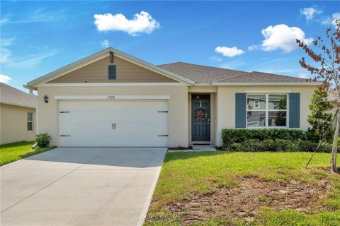House in Sanford, Florida 4 bedrooms, 170.57 sq.m. № 2150480