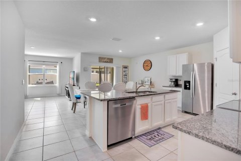 House in Sanford, Florida 4 bedrooms, 170.57 sq.m. № 2150480 - photo 10