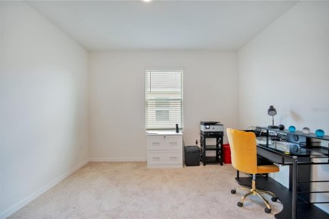 House in Sanford, Florida 4 bedrooms, 170.57 sq.m. № 2150480 - photo 22
