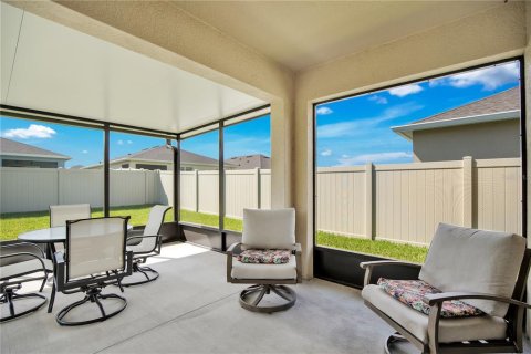 House in Sanford, Florida 4 bedrooms, 170.57 sq.m. № 2150480 - photo 27