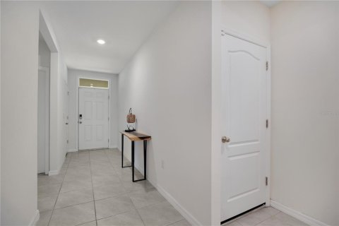 House in Sanford, Florida 4 bedrooms, 170.57 sq.m. № 2150480 - photo 9