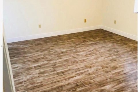 Condo in West Palm Beach, Florida, 2 bedrooms  № 1922795 - photo 11