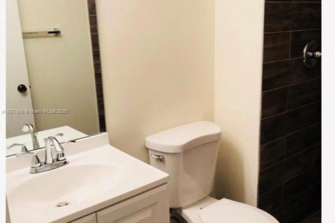 Condo in West Palm Beach, Florida, 2 bedrooms  № 1922795 - photo 15
