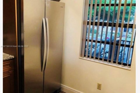 Condo in West Palm Beach, Florida, 2 bedrooms  № 1922795 - photo 5