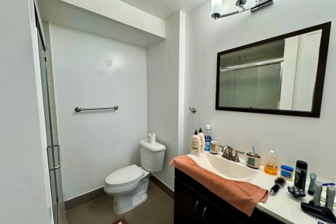 Condo in Boca Raton, Florida, 1 bedroom  № 2399995 - photo 5