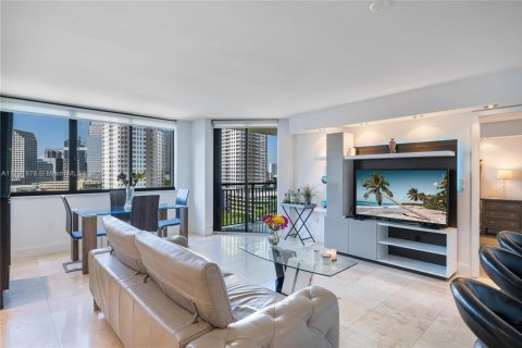 Condo in Miami, Florida, 2 bedrooms  № 1865449 - photo 2