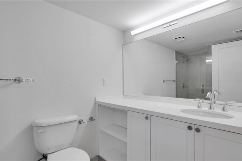 Apartamento en alquiler en Miami, Florida, 3 dormitorios, 187.85 m2 № 2011839 - foto 26
