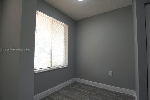 Снять в аренду кондоминиум в Уэст-Палм-Бич, Флорида 2 спальни, 97.55м2, № 1973839 - фото 6