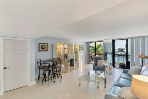 Condo in Pompano Beach, Florida, 2 bedrooms  № 1998431 - photo 7