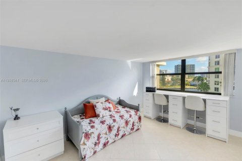 Condo in Pompano Beach, Florida, 2 bedrooms  № 1998431 - photo 23