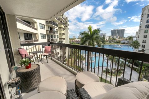Condo in Pompano Beach, Florida, 2 bedrooms  № 1998431 - photo 3