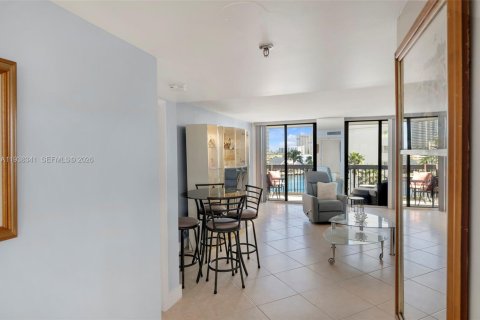 Condo in Pompano Beach, Florida, 2 bedrooms  № 1998431 - photo 14