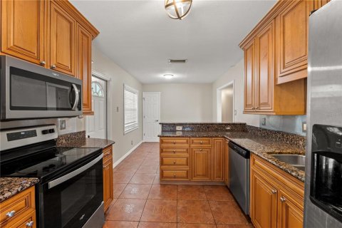 House in Tampa, Florida 3 bedrooms, 111.48 sq.m. № 1880805 - photo 6