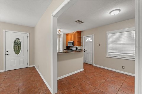 House in Tampa, Florida 3 bedrooms, 111.48 sq.m. № 1880805 - photo 4