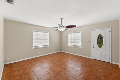 House in Tampa, Florida 3 bedrooms, 111.48 sq.m. № 1880805 - photo 9