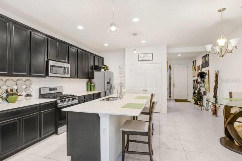 Adosado en venta en Apollo Beach, Florida, 4 dormitorios, 182.65 m2 № 2124232 - foto 2
