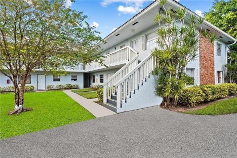 Condominio en Coral Springs, Florida, 2 dormitorios № 2193763