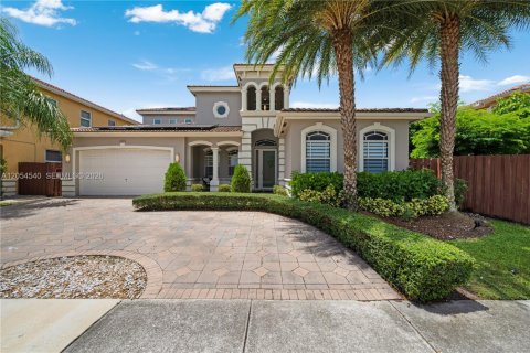 House in Cutler Bay, Florida 4 bedrooms, 248.05 sq.m. № 2261301 - photo 23