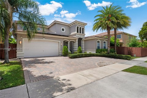 House in Cutler Bay, Florida 4 bedrooms, 248.05 sq.m. № 2261301 - photo 22