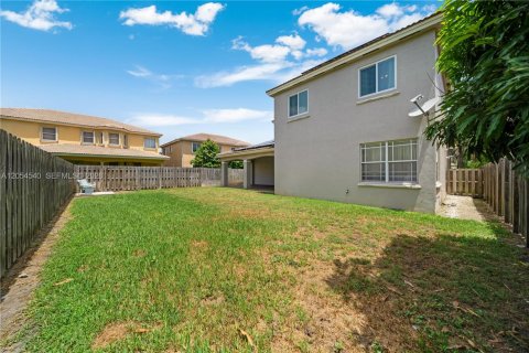 House in Cutler Bay, Florida 4 bedrooms, 248.05 sq.m. № 2261301 - photo 21