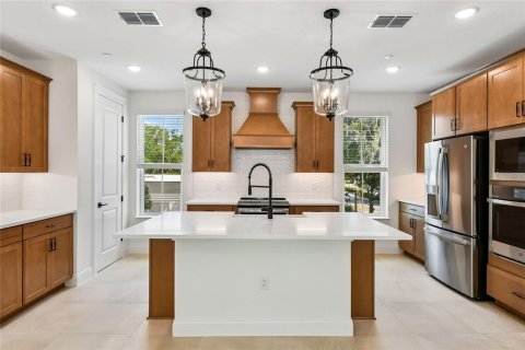 Townhouse in Oviedo, Florida 4 bedrooms, 188.13 sq.m. № 2092888 - photo 2