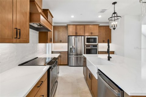 Townhouse in Oviedo, Florida 4 bedrooms, 188.13 sq.m. № 2092888 - photo 4