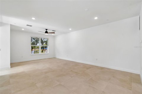 Townhouse in Oviedo, Florida 4 bedrooms, 188.13 sq.m. № 2092888 - photo 11