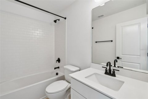 Townhouse in Oviedo, Florida 4 bedrooms, 188.13 sq.m. № 2092888 - photo 22